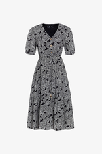 Đầm họa tiết trắng đen dáng xòe cổ V