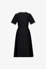 Đầm đen công sở dáng xòe phối viền