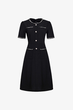 Đầm đen công sở dáng xòe phối viền