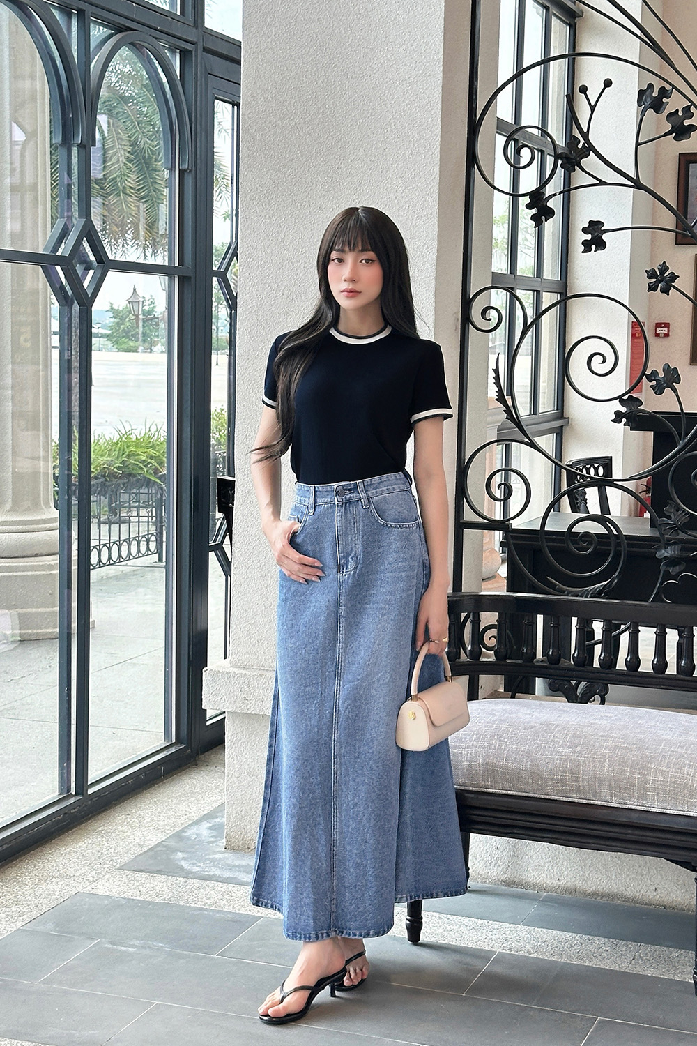 Áo thun gân cotton màu xanh đen viền trắng