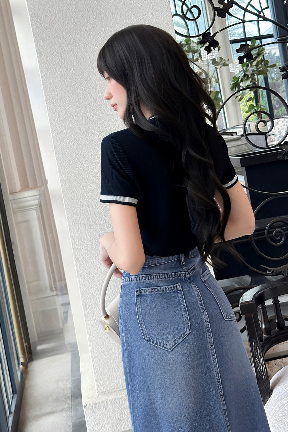 Áo thun gân cotton màu xanh đen viền trắng