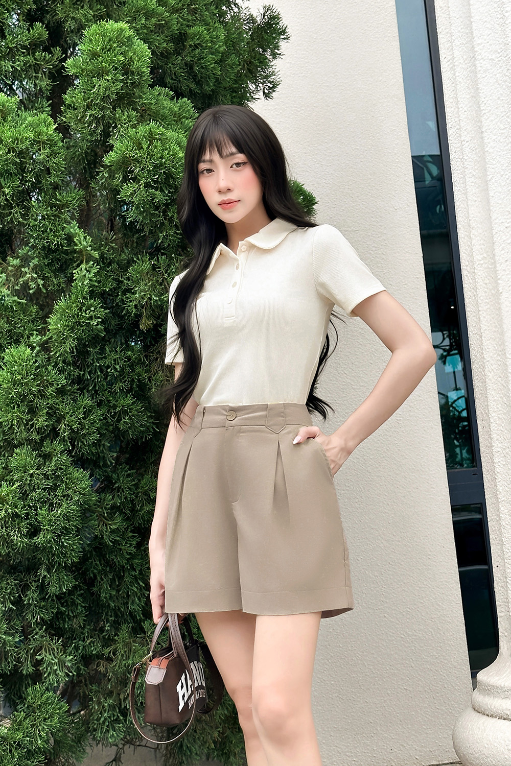 Áo thun nữ tay ngắn cổ sen màu kem