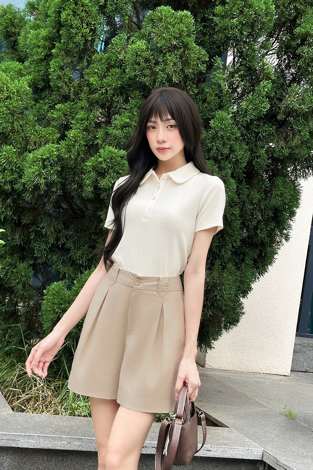 Áo thun nữ tay ngắn cổ sen màu kem