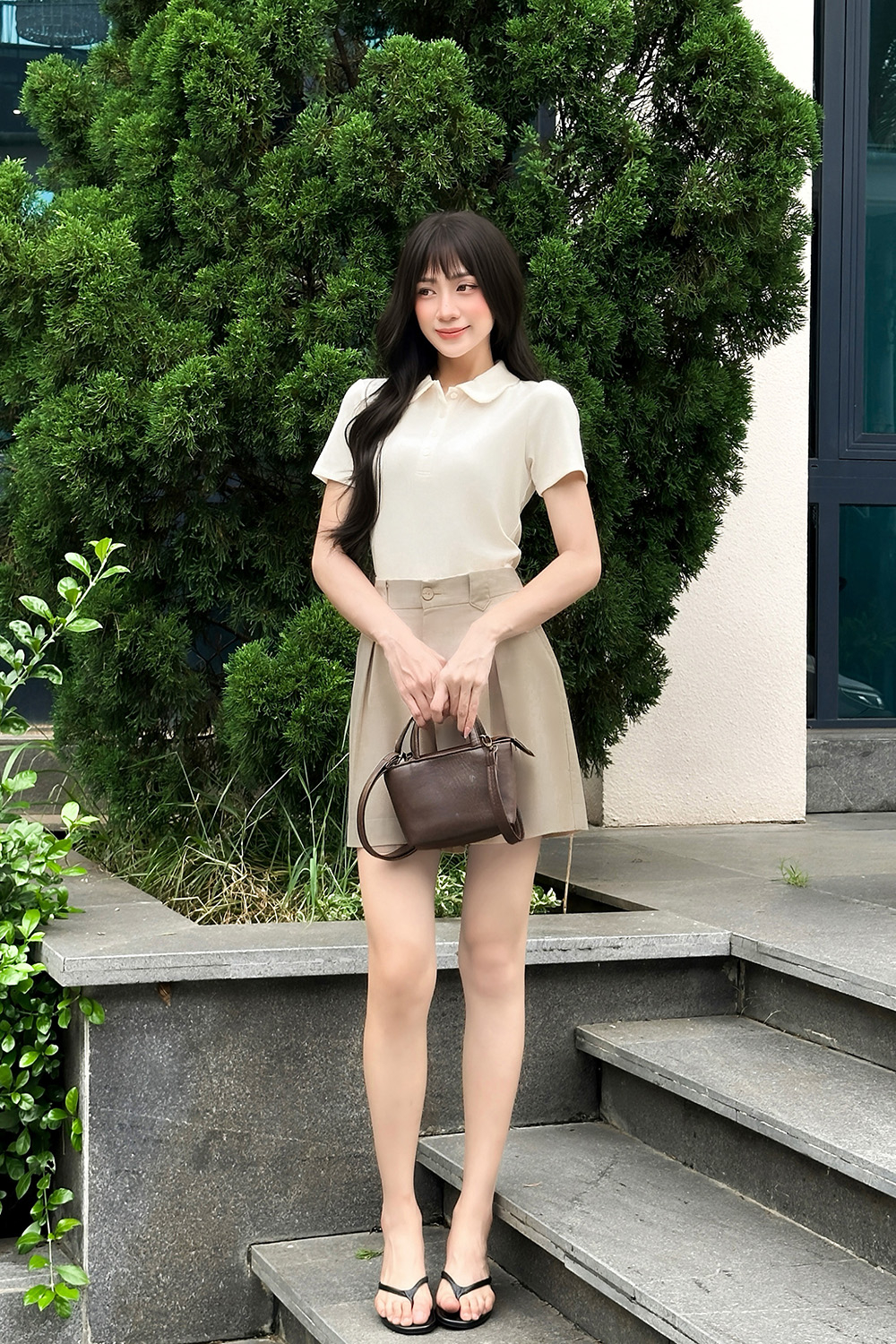 Áo thun nữ tay ngắn cổ sen màu kem