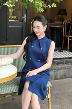 Đầm dự tiệc dáng A cổ sen đính nút