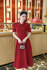 Đầm đỏ dáng xòe cổ sơ mi phối nút