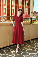 Đầm đỏ dáng xòe cổ sơ mi phối nút