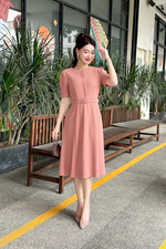 Đầm hồng dáng xoè phối thắt lưng