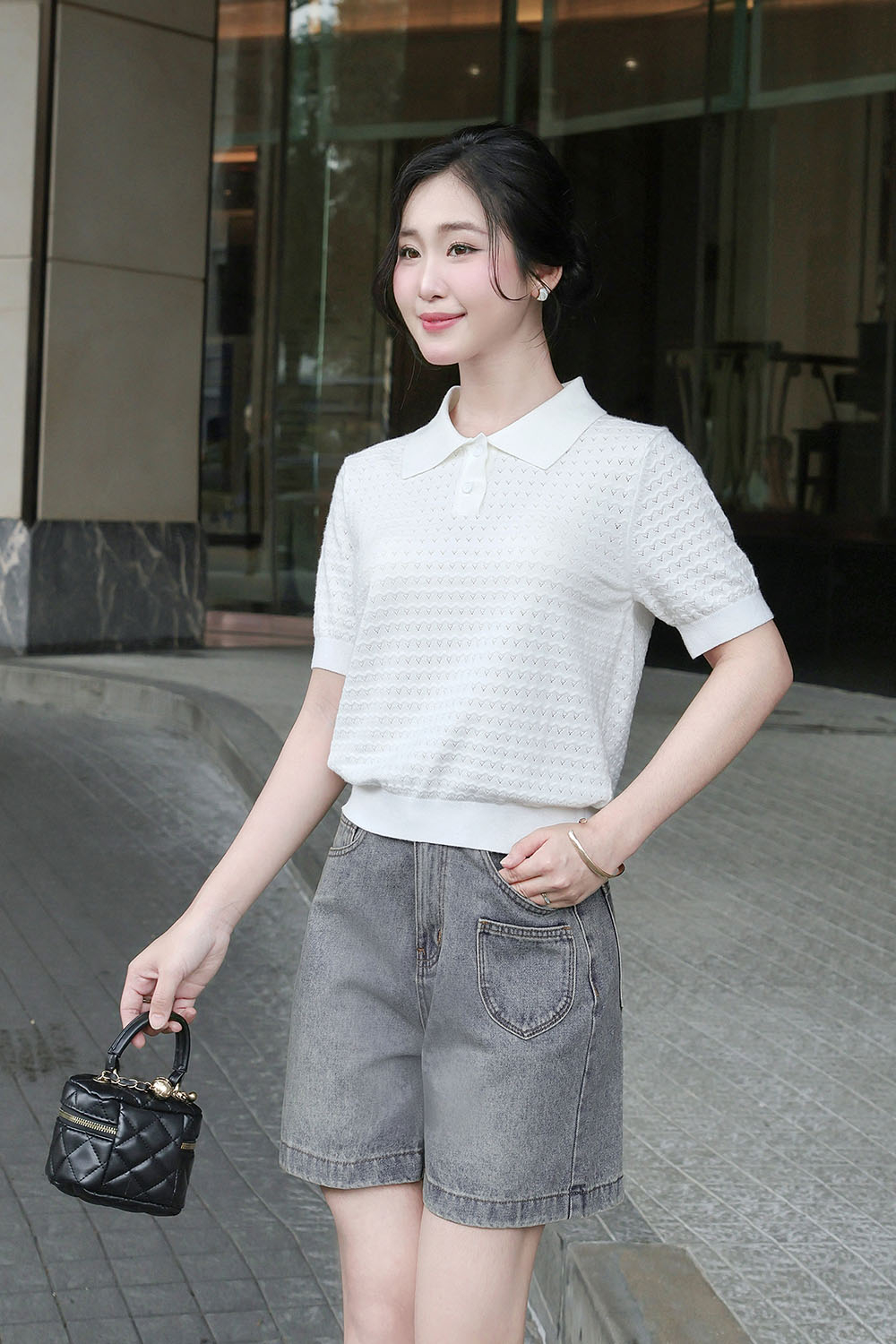 Áo len dệt kim màu trắng cổ polo