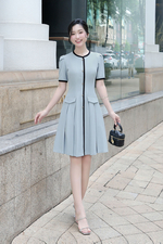 Đầm chữ A xếp ly màu xanh viền đen