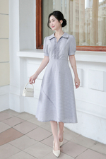 Đầm xòe họa tiết kẻ phối viền đăng ten