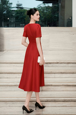 Đầm đỏ dự tiệc dáng dài xòe đính hoa