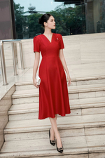 Đầm đỏ dự tiệc dáng dài xòe đính hoa