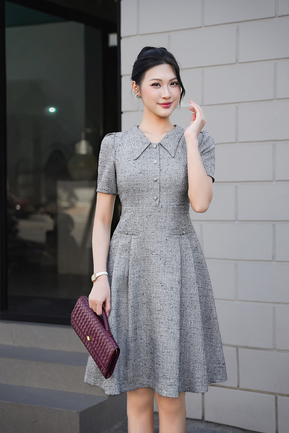 Đầm công sở dáng chữ A cổ lá nhọn