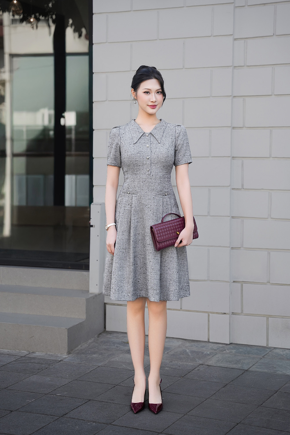 Đầm công sở dáng chữ A cổ lá nhọn