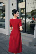 Đầm đỏ dáng xòe cổ V