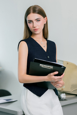 Áo gile tweed dáng ôm xẻ trước