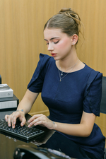 Đầm ôm công sở dáng dài tay phồng