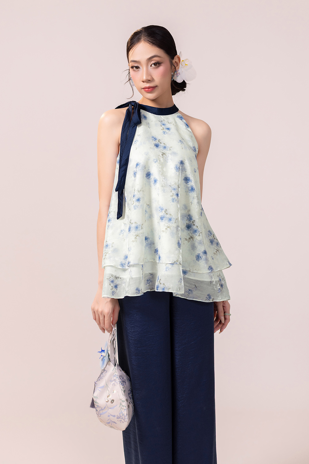 Áo yếm Lam Uyển