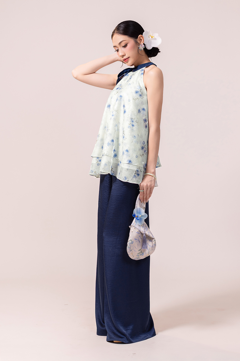 Áo yếm Lam Uyển