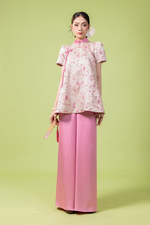 Quần lụa hồng ống suông mặc áo dài