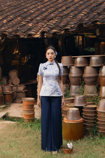 Quần lụa ống suông màu xanh dương sẫm