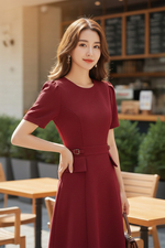 Đầm đỏ dáng xoè phối nắp túi