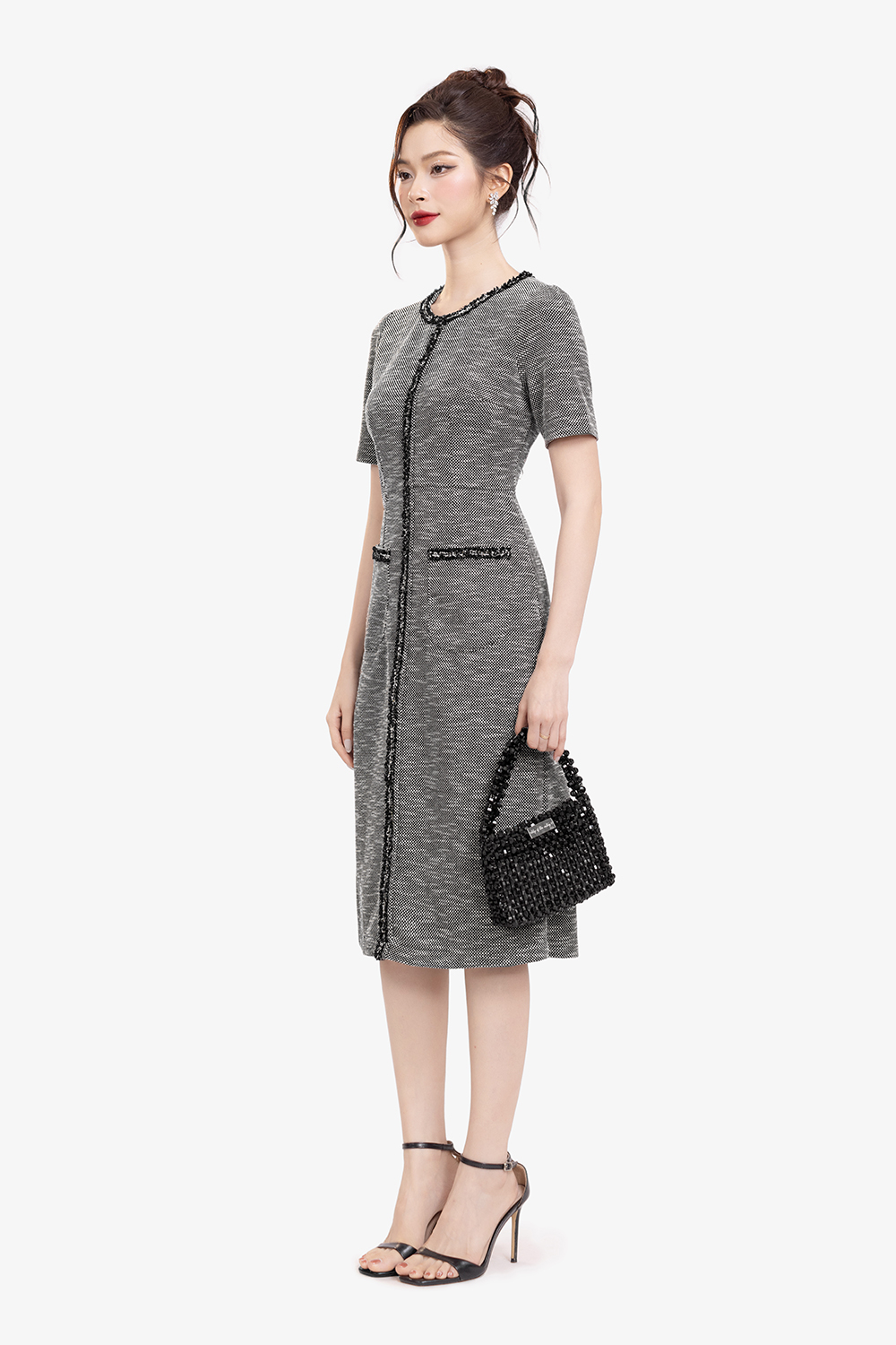 Đầm ôm công sở phối viền