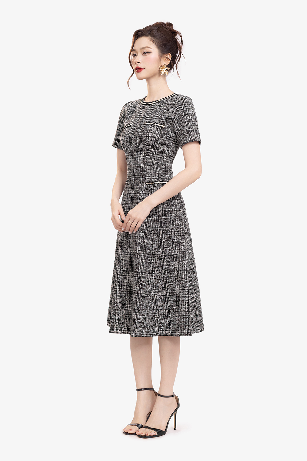 Đầm tweed dáng xòe phối viền