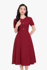Đầm đỏ dáng xòe phối nút