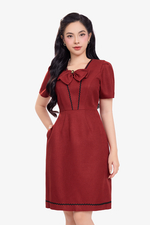 Đầm đỏ chữ A viền đăng ten phối nơ