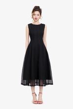 Đầm đen dáng dài cổ tròn sát nách