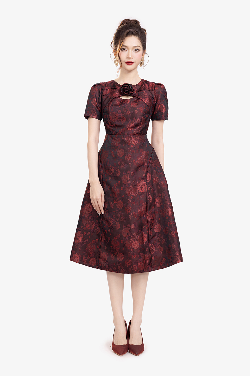 Đầm hoa đỏ dự tiệc dáng xòe