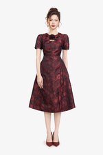 Đầm hoa đỏ dự tiệc dáng xòe