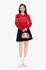 Áo len đỏ tay dài phối họa tiết trắng