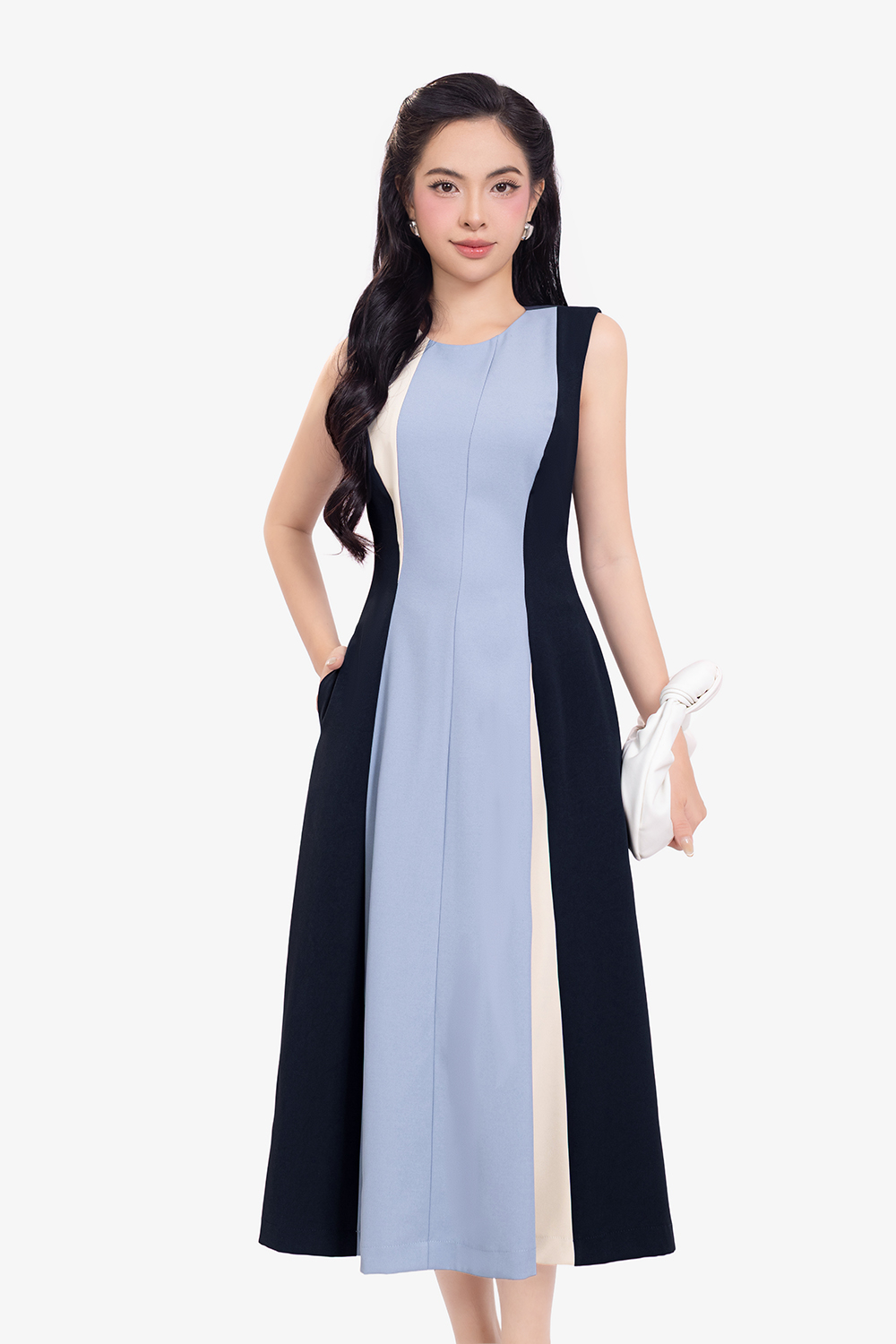 Đầm xòe dáng dài phối màu sát nách