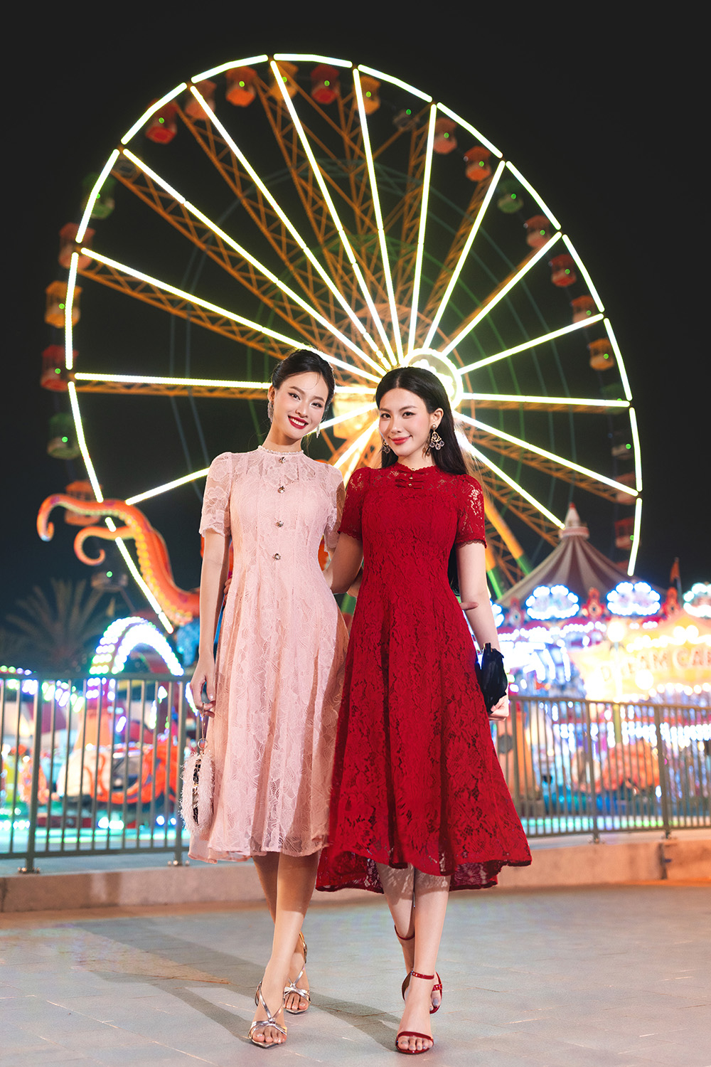 Đầm ren dự tiệc sang trọng