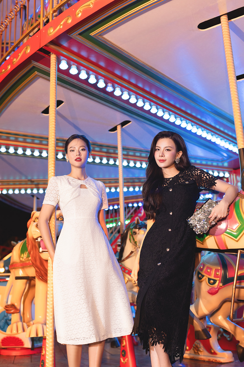 Đầm ren trắng dự tiệc dáng xòe dài