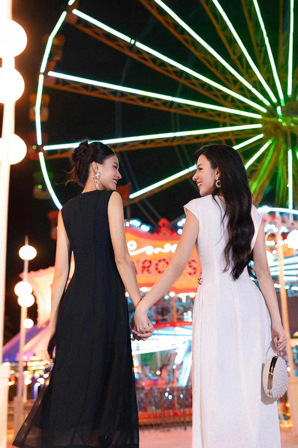 Đầm trắng dự tiệc dáng chữ A