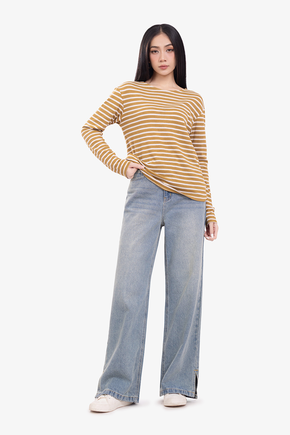 Áo thun nữ kẻ sọc tay dài màu nâu