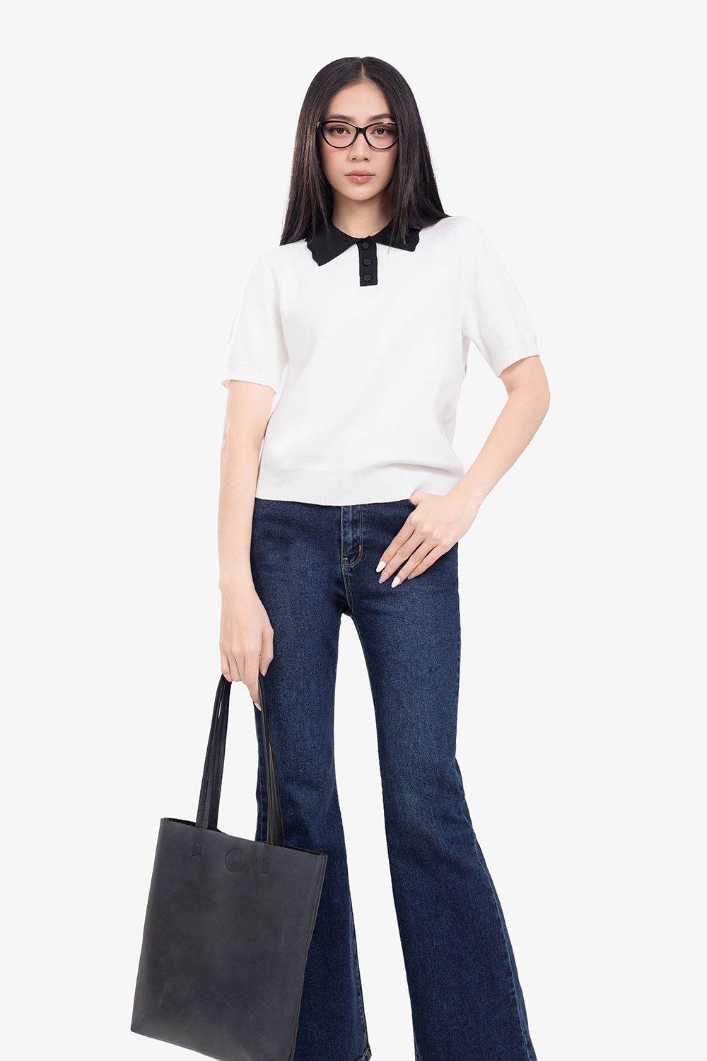 Áo thun dệt kim trắng cổ polo màu đen