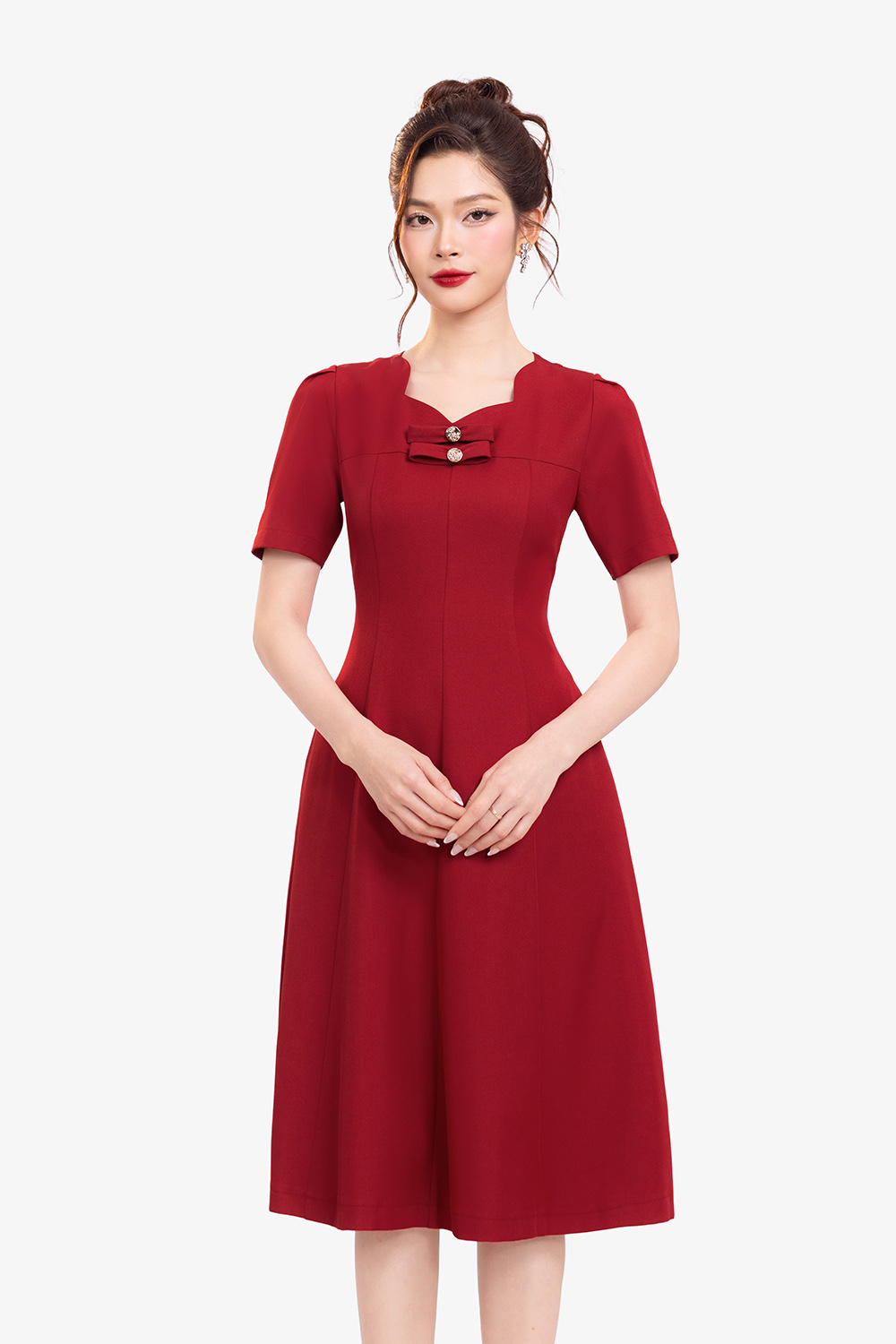 Đầm đỏ dáng chữ A xòe phối nơ