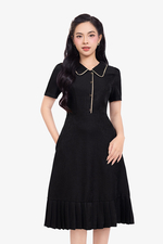 Đầm đen xòe đuôi cá xếp ly phối viền đăng ten