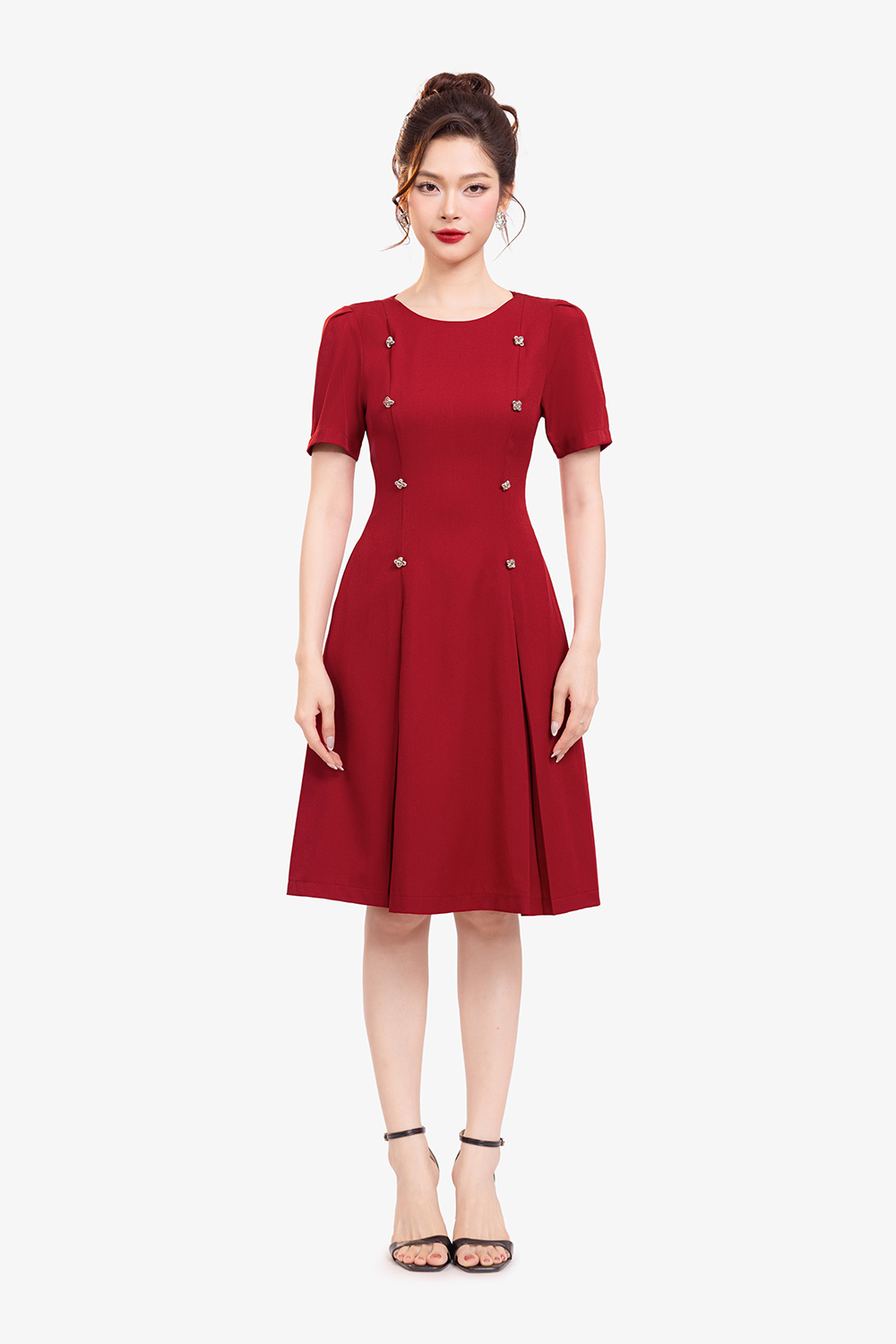 Đầm đỏ công sở dáng xòe xếp ly cổ tròn