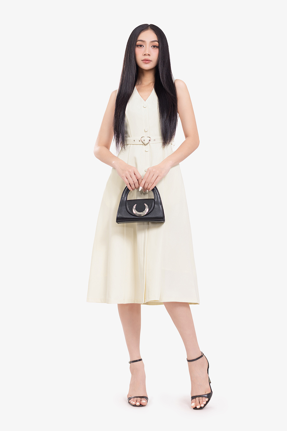 Đầm kem dự tiệc dáng xòe dài cổ V