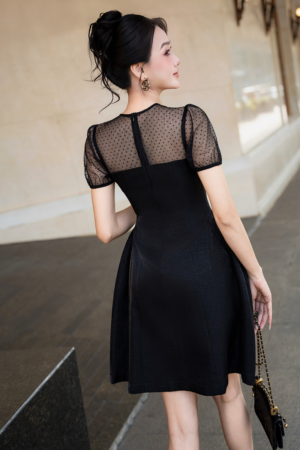 Đầm đen dự tiệc phối lưới dáng chữ A