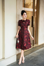 Đầm hoa đỏ dự tiệc dáng xòe