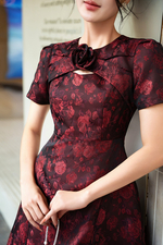 Đầm hoa đỏ dự tiệc dáng xòe