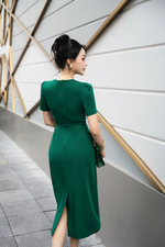 Đầm ôm dáng dài cổ phối nơ kèm thắt lưng