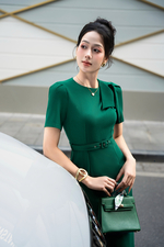 Đầm ôm dáng dài cổ phối nơ kèm thắt lưng